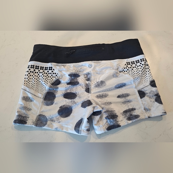 Lululemon shorts - Picture 2 of 6